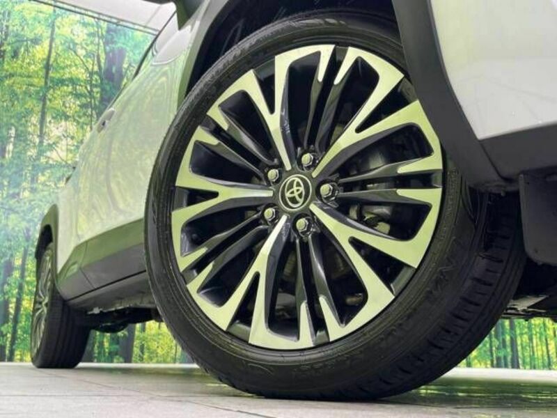 YARIS CROSS-12