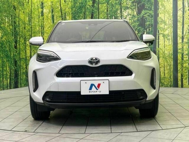 YARIS CROSS-13