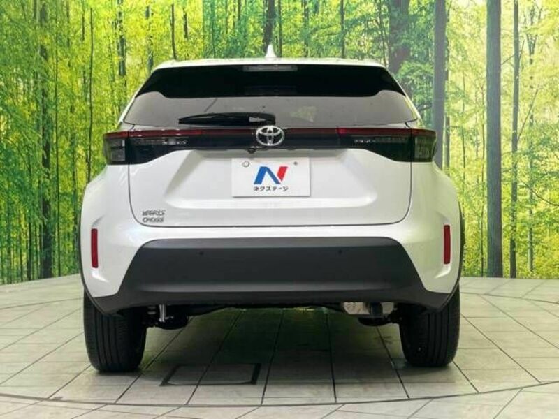 YARIS CROSS-14