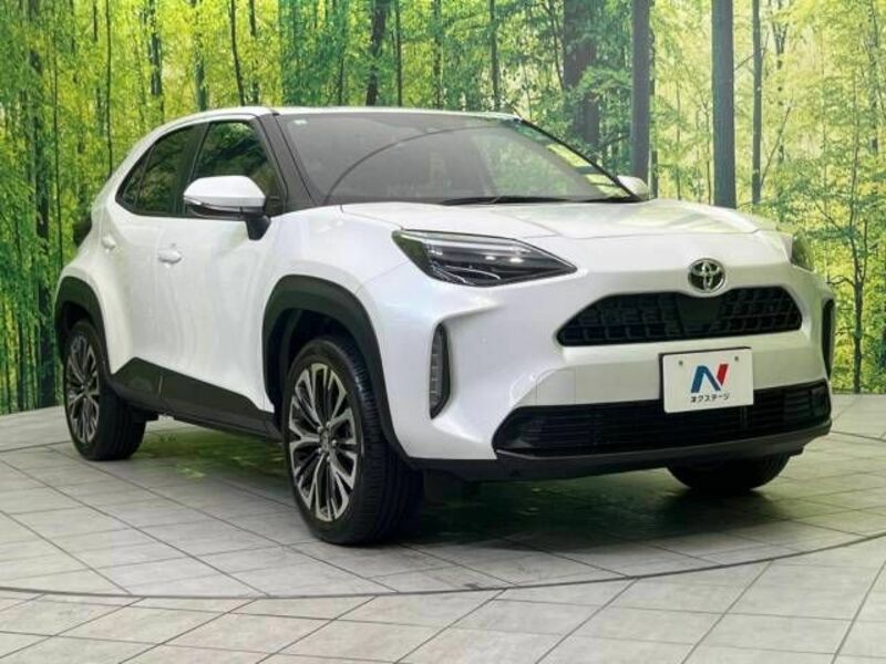YARIS CROSS-15