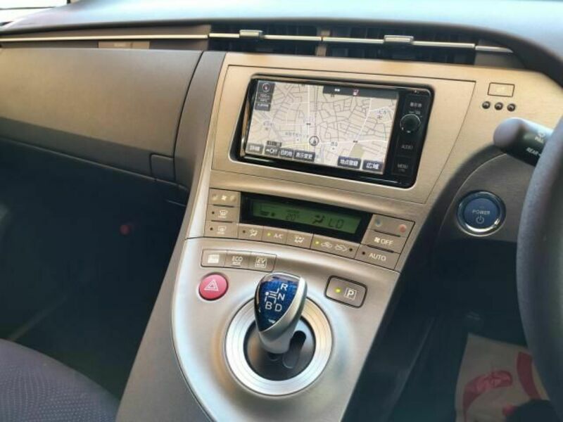 PRIUS-17