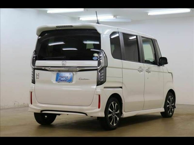 N BOX CUSTOM-18
