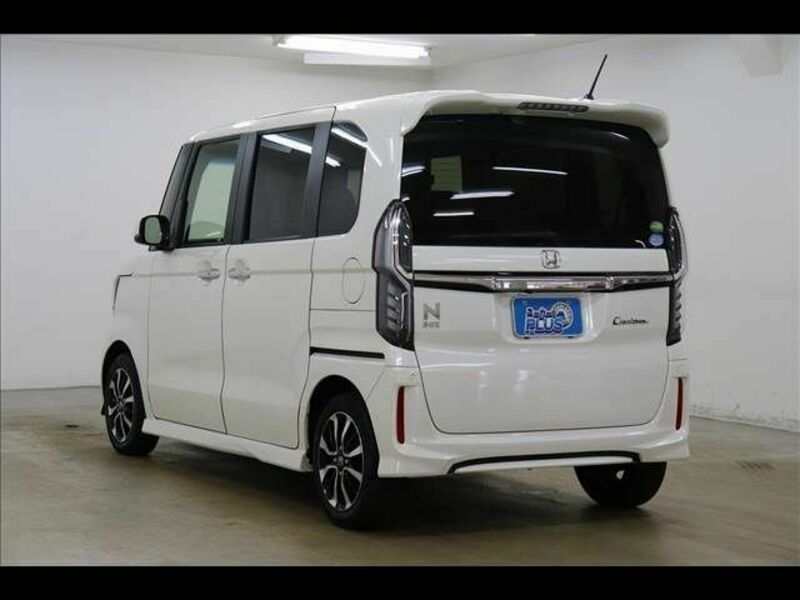 N BOX CUSTOM-19