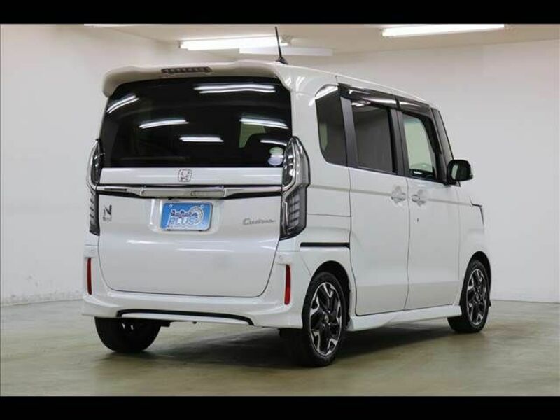 N BOX CUSTOM-18