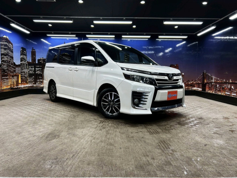 TOYOTA　VOXY
