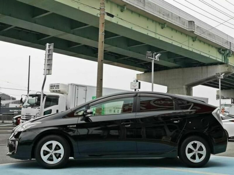 PRIUS-4