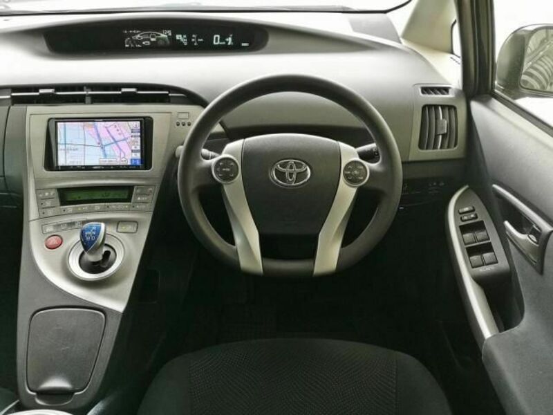 PRIUS-13