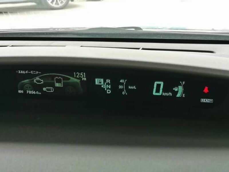 PRIUS-16