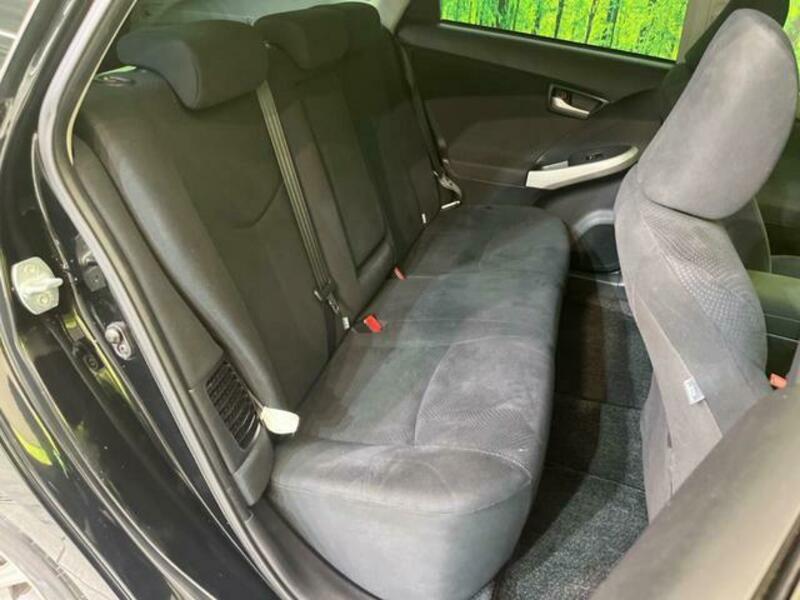 PRIUS-8