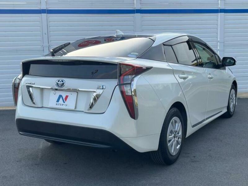 PRIUS-16