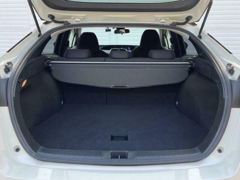 PRIUS-9