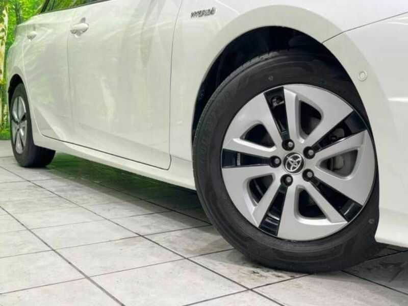 PRIUS-12