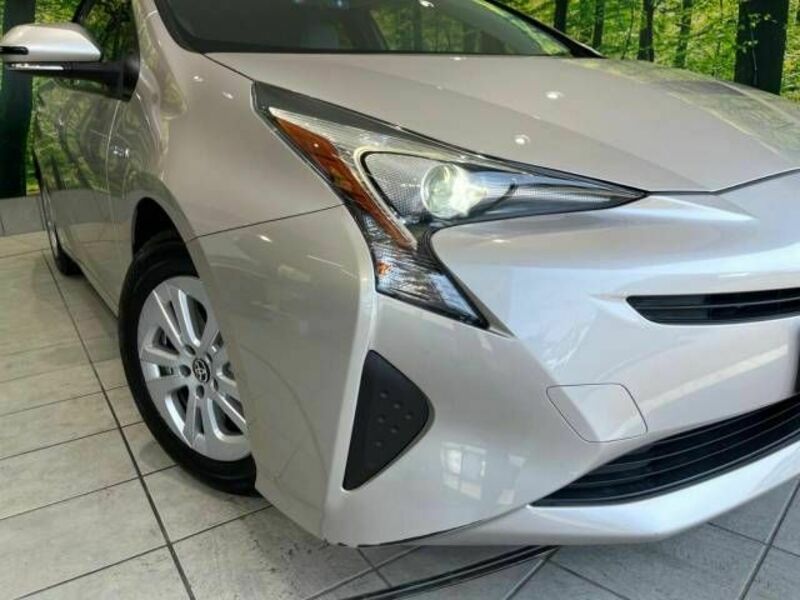 PRIUS-11