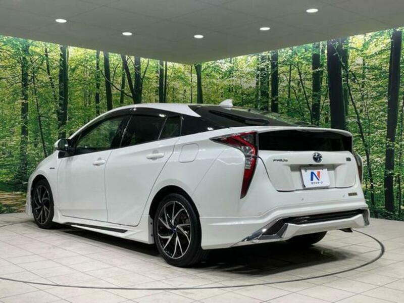PRIUS-17