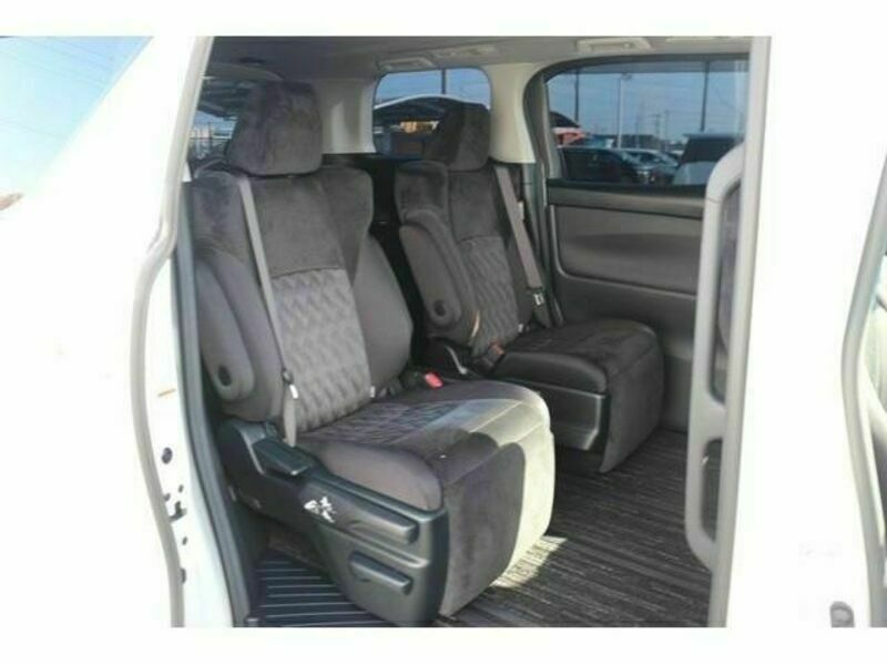 VELLFIRE-13