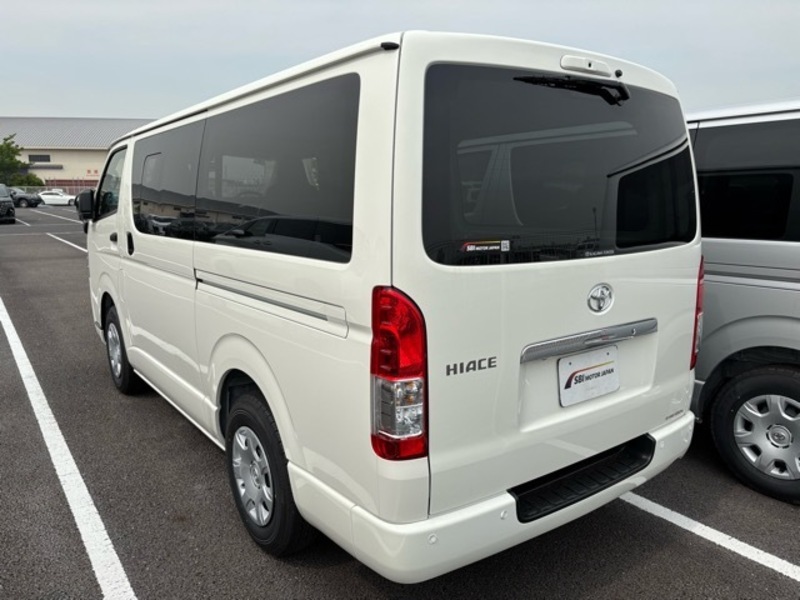 HIACE VAN