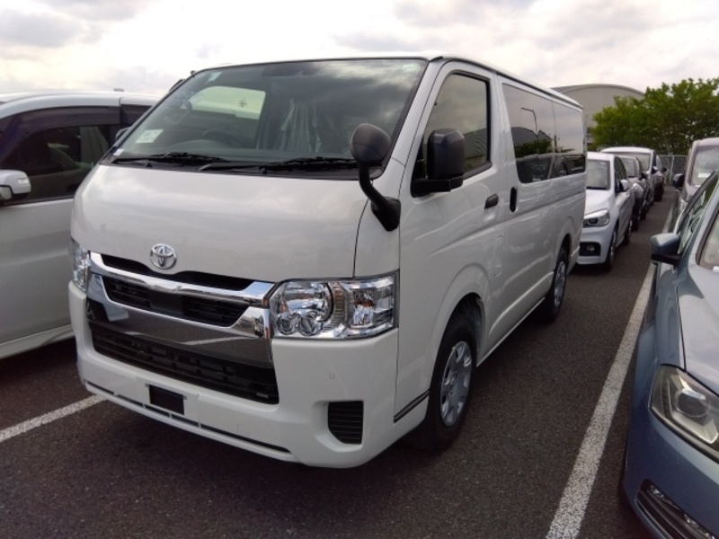 TOYOTA　HIACE VAN