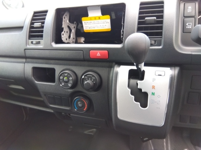 HIACE VAN-9