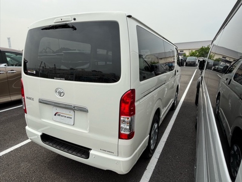 HIACE VAN
