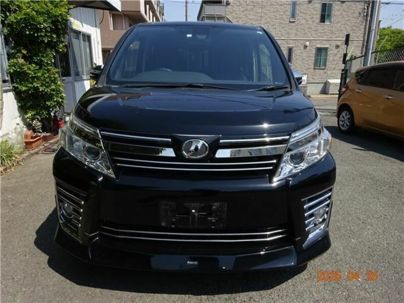 TOYOTA　VOXY