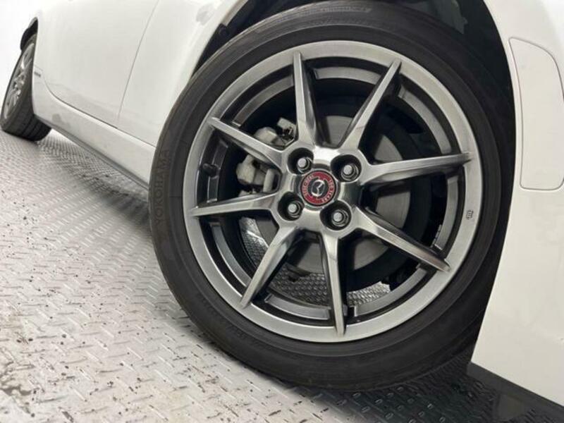 ROADSTER-11