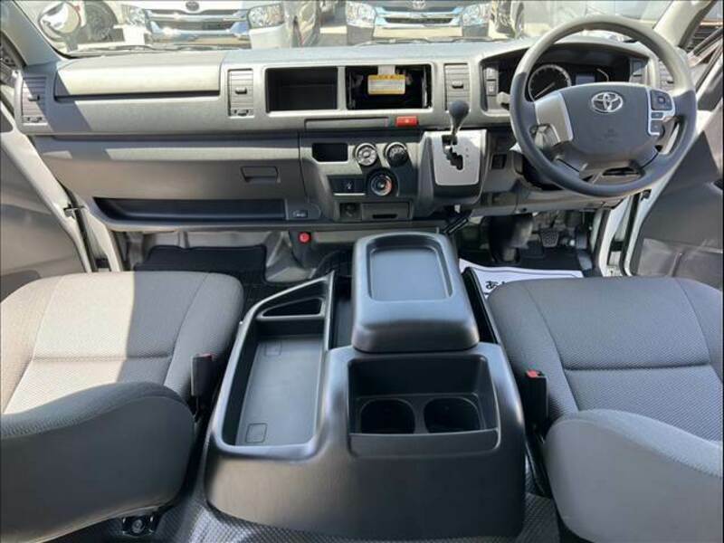 HIACE VAN-3