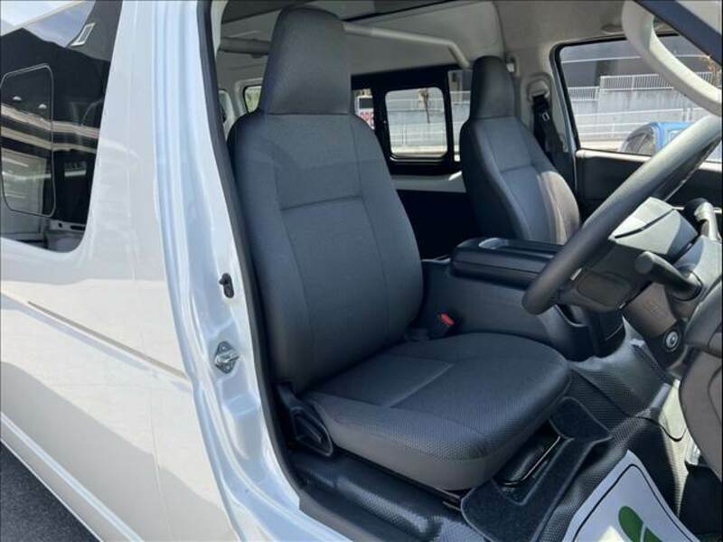 HIACE VAN-6