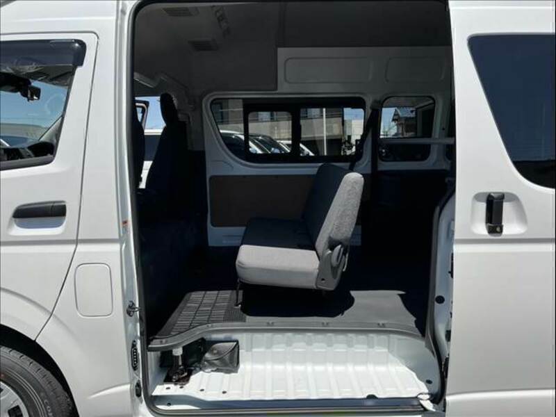 HIACE VAN-7
