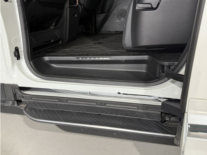 ALPHARD-12