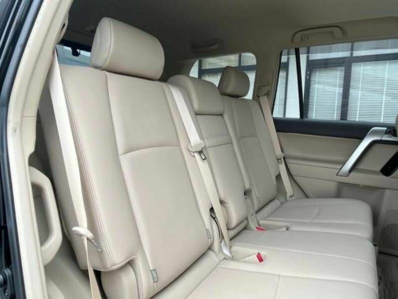 LAND CRUISER PRADO-9