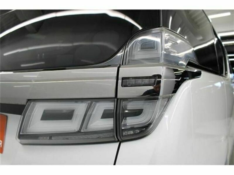 VELLFIRE-10