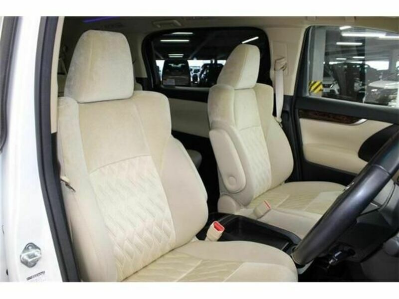 VELLFIRE-12