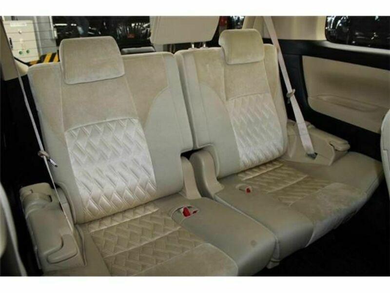 VELLFIRE-14