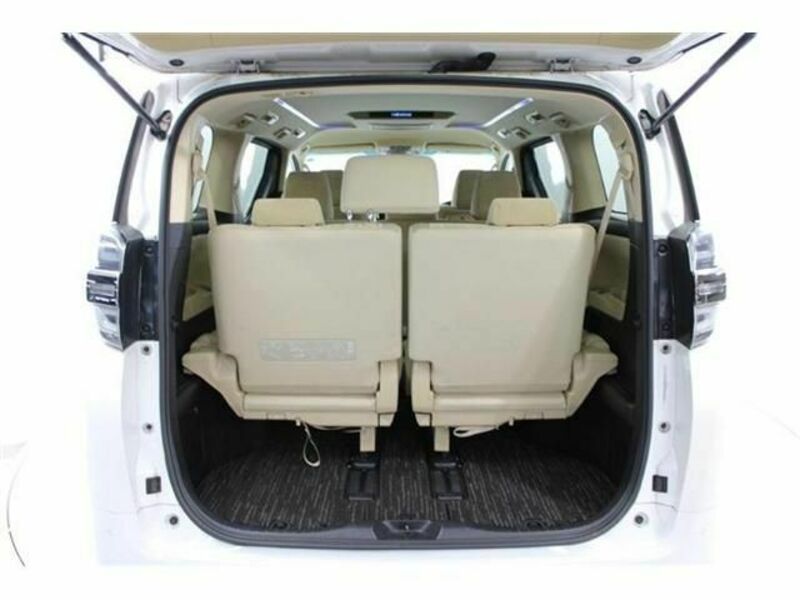 VELLFIRE-17