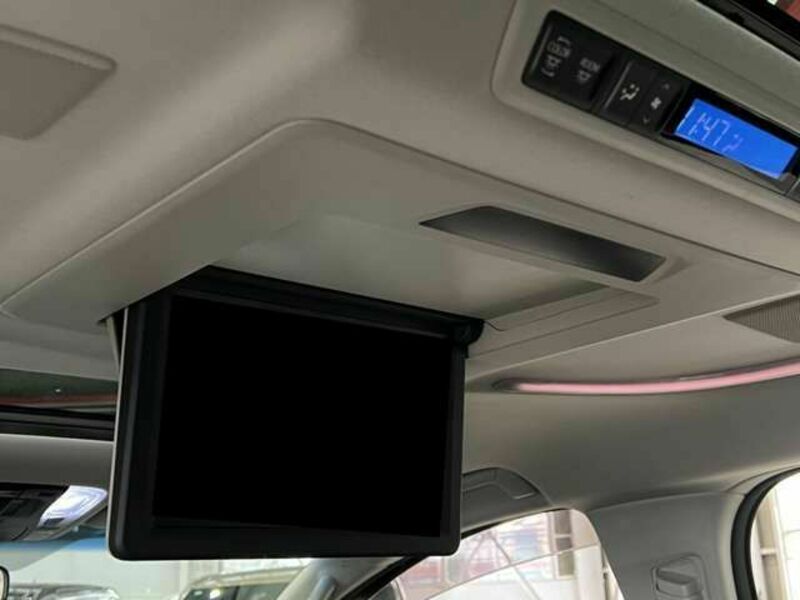 VELLFIRE-10