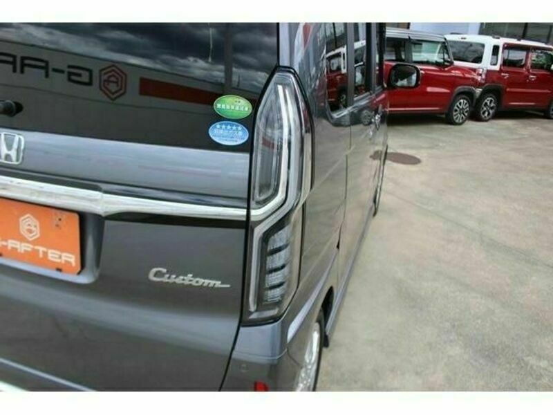 N BOX CUSTOM