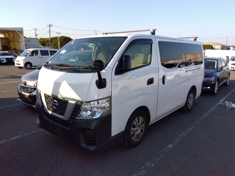 NISSAN　NV350 CARAVAN