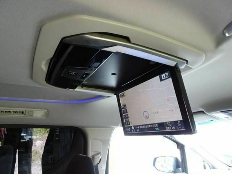 VELLFIRE-7