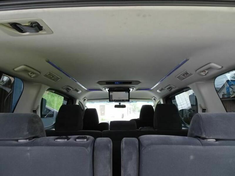 VELLFIRE-18