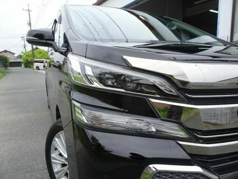 VELLFIRE-28
