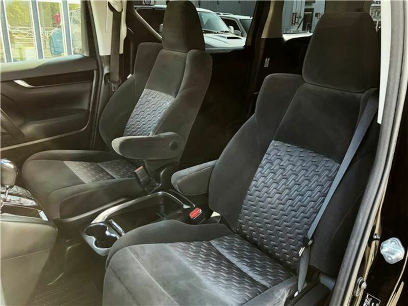 VELLFIRE-39