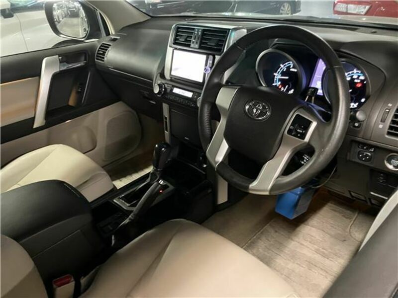 LAND CRUISER PRADO-7