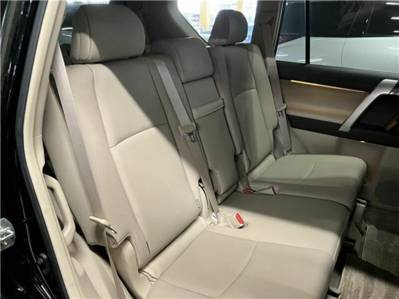 LAND CRUISER PRADO-9