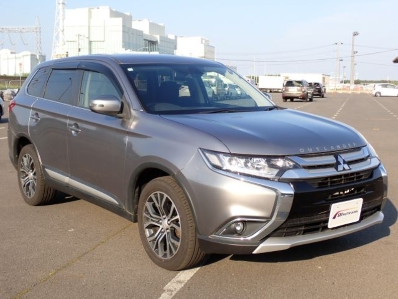 MITSUBISHI　OUTLANDER