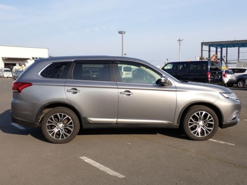 OUTLANDER-7