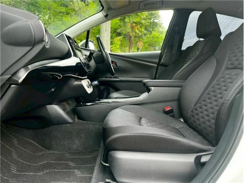 PRIUS PHV-23