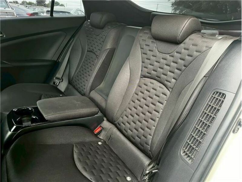 PRIUS PHV-24