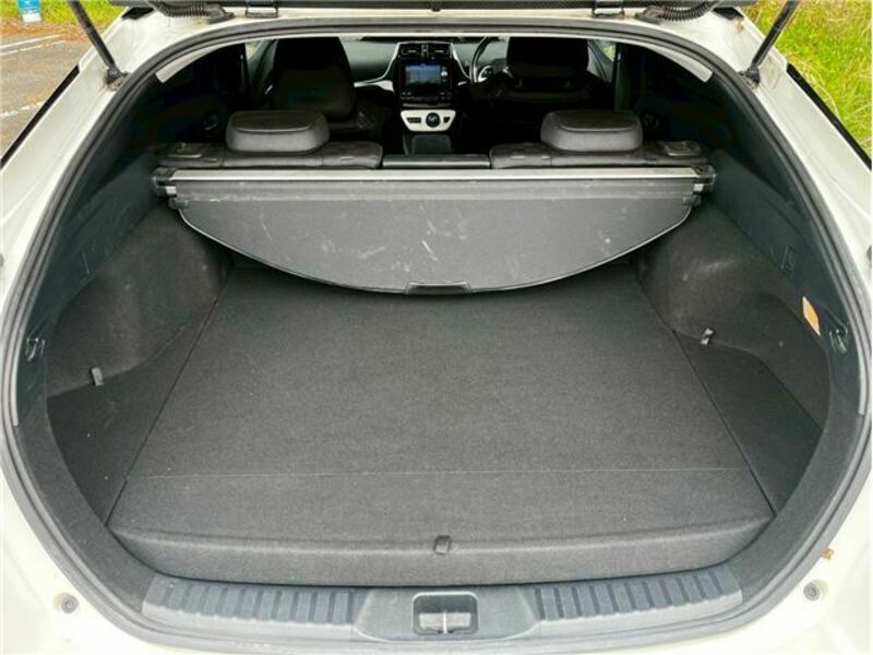 PRIUS PHV-28