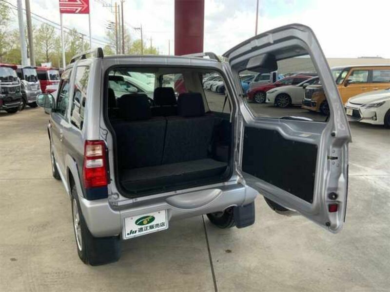 PAJERO MINI