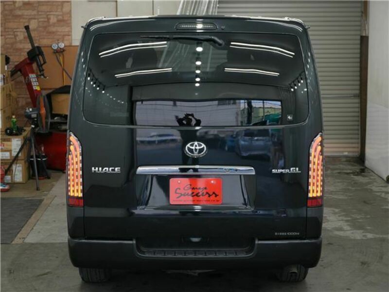 HIACE VAN-33